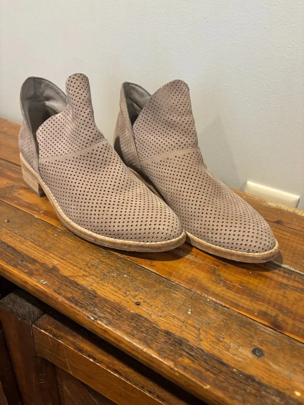 Eileen Fisher Leaf bootie perforated tan suede size 8.